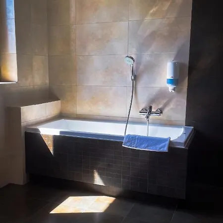 Akme & & Free Parking 3*