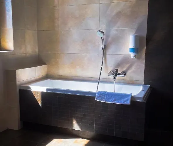 Akme & & Free Parking 3*