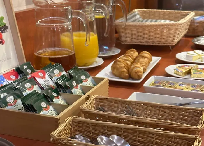 Akme & & Free Parking 3*