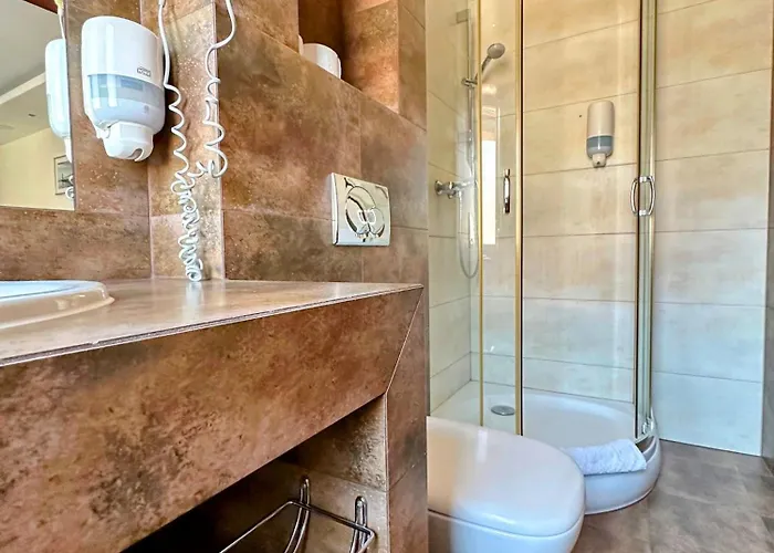 Akme & & Free Parking 格但斯克