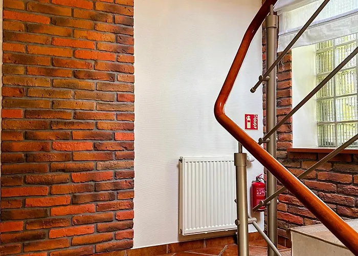 Akme & & Free Parking