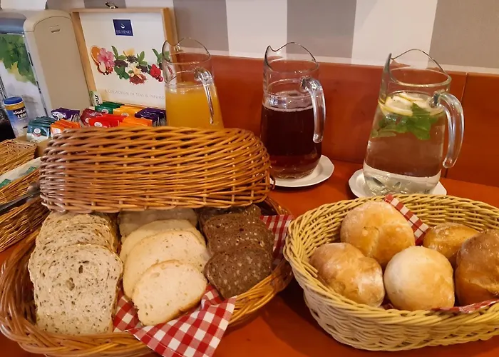 Akme & & Free Parking 3*